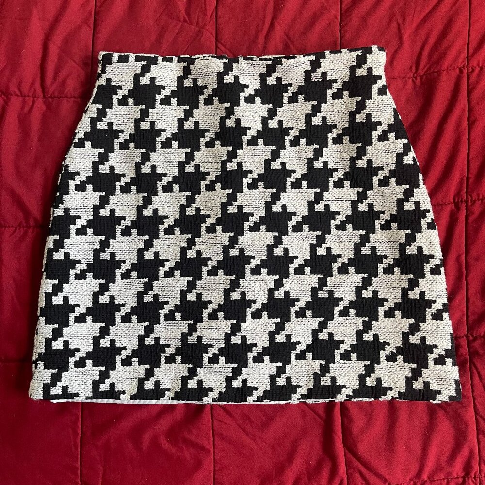 H&M Mini Skirt Black and White Pattern